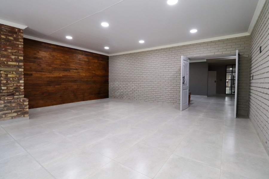 5 Bedroom Property for Sale in Irene Park North West